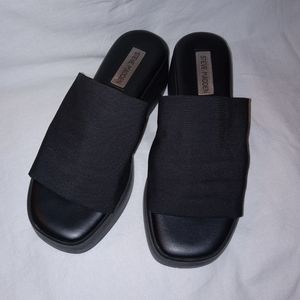 Steve Madden SLINKY30 Platform Sandle in Black